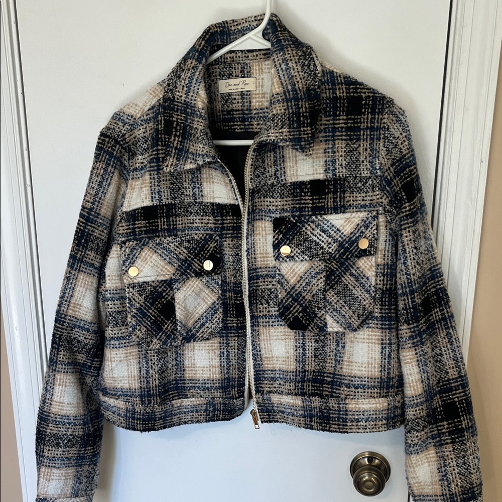 NWOT Doe and Rae Navy and Cream Plaid Teddy Jacket size small